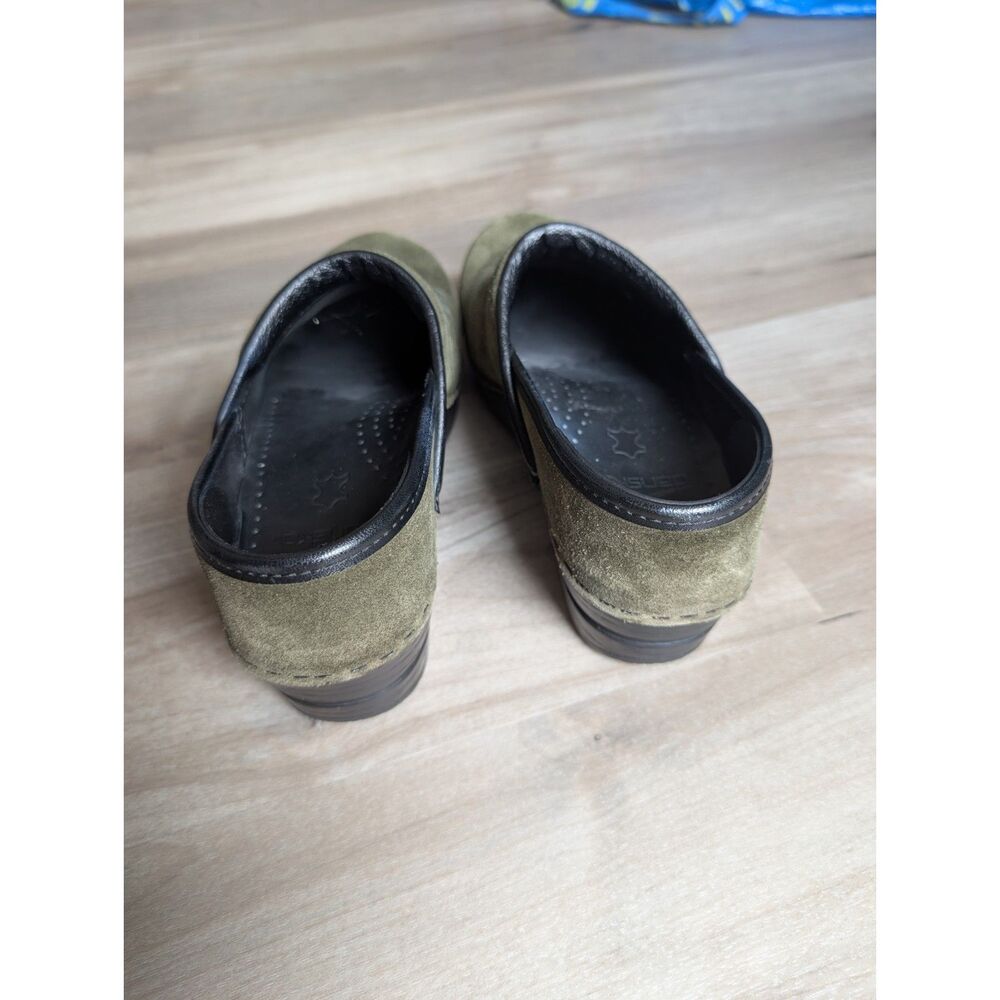 Dansko Professional Clogs in Olive Green Suede, Size 38 (S2) - Picture 8 of 9